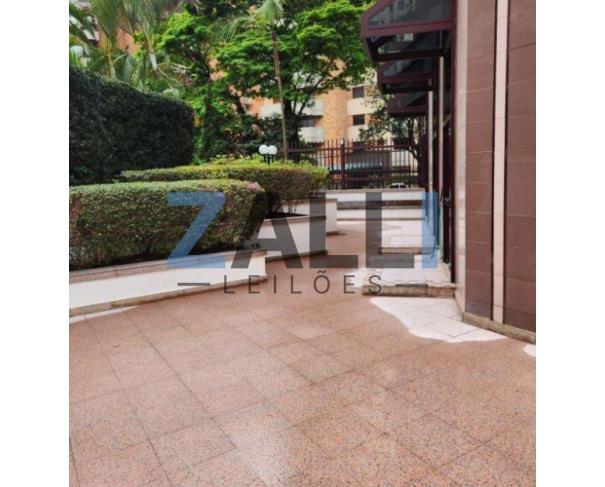 Foto de APTO DUPLEX COBERT - A.T. 759M2 + 8 VAGAS + 2 DEP - MOEMA/SP